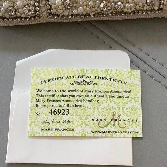 Mary Frances authentic and unique handbag color pearl - Picture 2 of 11